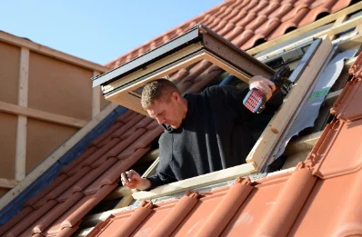 Pose de fenêtres de toit Velux à Trégourez